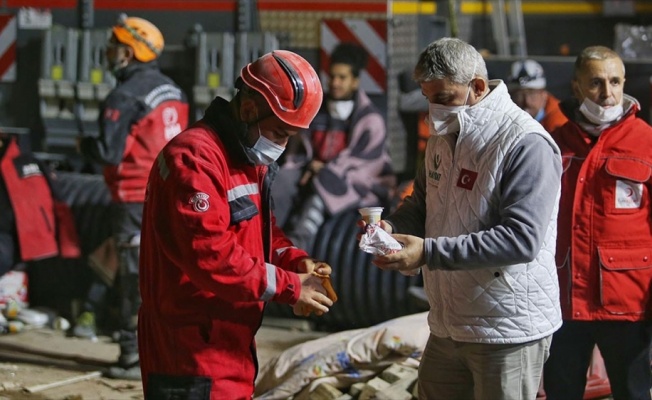 Türkiye'nin 'iyilik hareketi' depremzedelerin yaralarını sarıyor