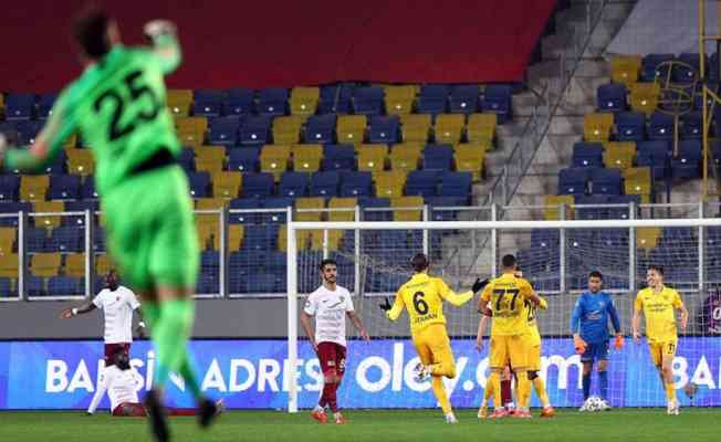 Ankaragücü erteleme maçında 3 puanın sahibi oldu