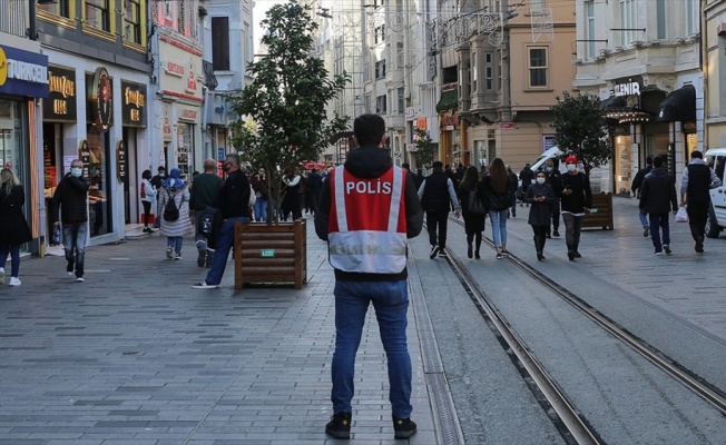 Kovid-19'la mücadelede yeni tedbirler uygulanmaya başlıyor