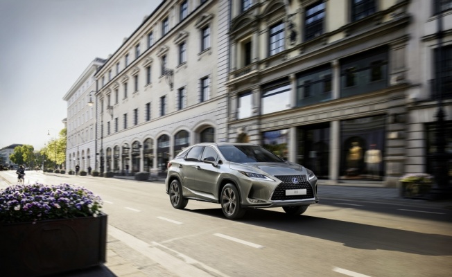 Lexus'un sportif RX Black Line Modeli Türkiye'de