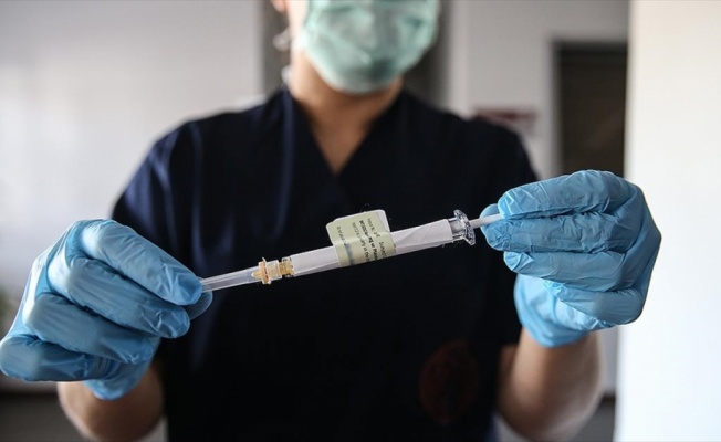 Pfizer ve BioNTech'in geliştirdiği Kovid-19 aşısının İngiltere'de uygulanmasına gelecek hafta başlanacak