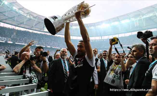 Cenk Tosun Beşiktaş yolunda