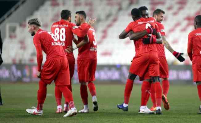 Demir Grup Sivasspor beraberliğe 'abone' oldu