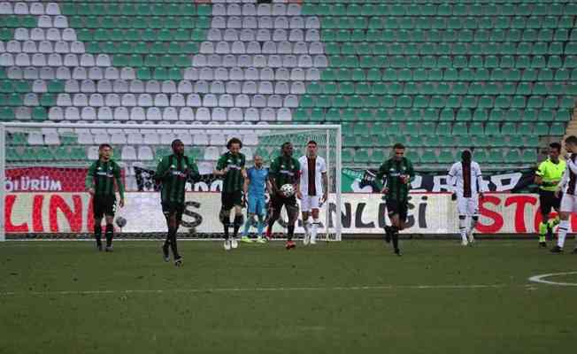 Denizlispor ilk devreyi sıralamanın en altında kapattı