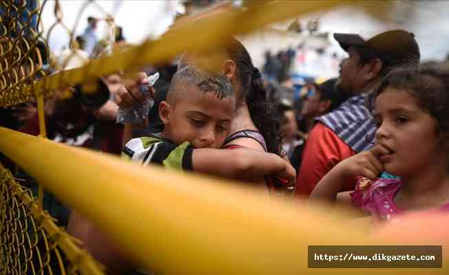 ABD, Meksika&#039;da bekletilen 25 bin sığınmacıyı kabul etmeye başlayacak