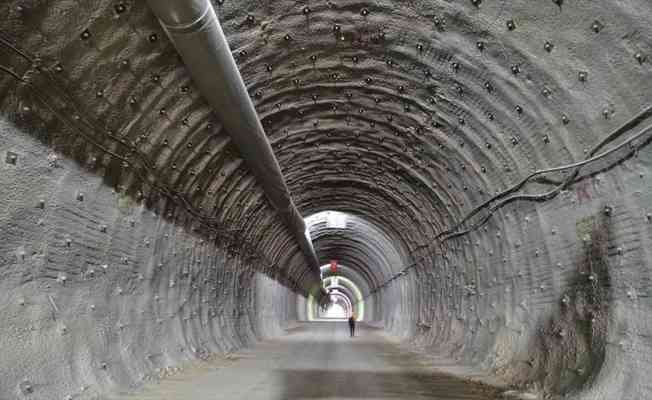 Çorum'da yapımı devam eden Kırkdilim Tünelleri'nde sona geliniyor