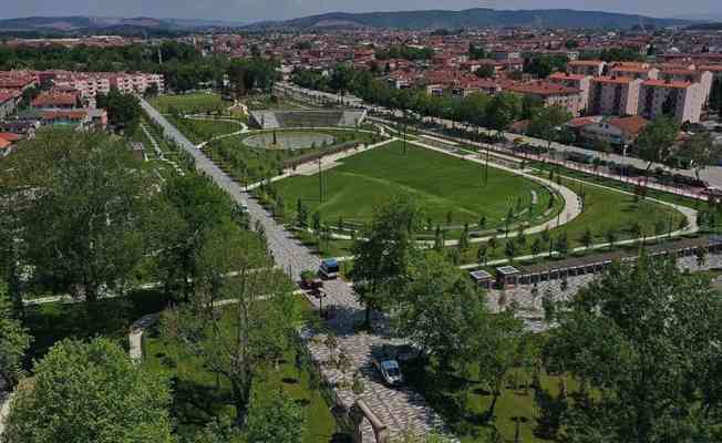 TOKİ eski stadyum alanlarını 'Millet Bahçesi'ne dönüştürerek yeşillendirdi