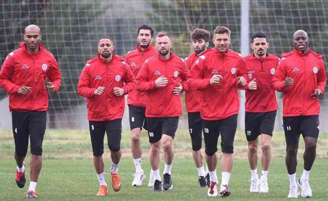 Antalyaspor, Fenerbahçe maçında rekor peşinde