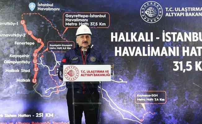 Bakan Karaismailoğlu'ndan İstanbul'a iki yeni raylı sistem hattı müjdesi