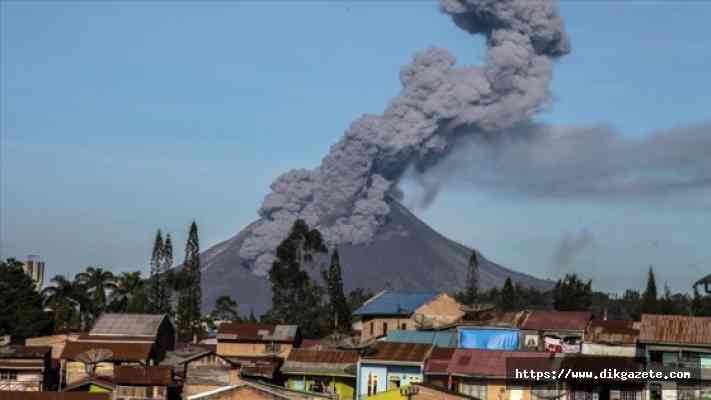 Endonezya&#039;nın Sinabung Yanardağı&#039;nda hareketlilik