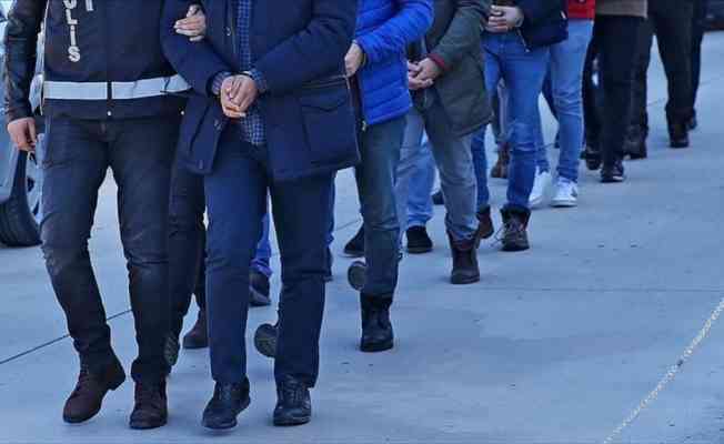 İzmir merkezli 53 ilde FETÖ'nün TSK yapılanmasına yönelik operasyonda 184 gözaltı kararı verildi