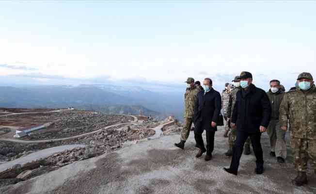 Bakan Akar ve TSK komuta kademesi Namaz Dağı'nda terörle mücadele tedbirlerini inceledi