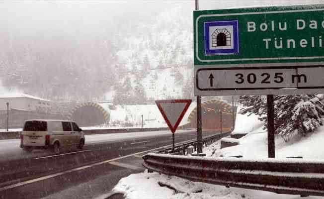 Bolu Dağı'nda kar kalınlığı 20 santimetreye ulaştı