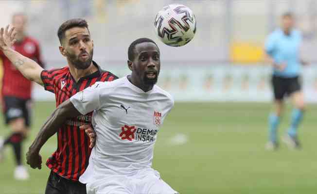 Sivasspor, deplasmanda Gençlerbirliği'ni 3-2 mağlup etti