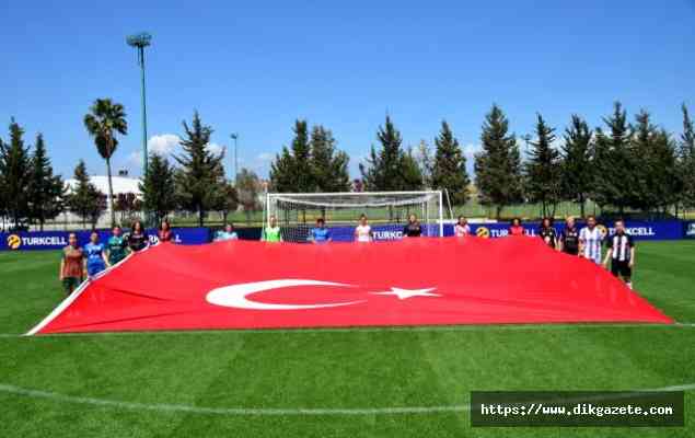 Turkcell Kadın Futbol Ligi Sağlık Çalışanları Sezonu’nda 23 Nisan coşkusu