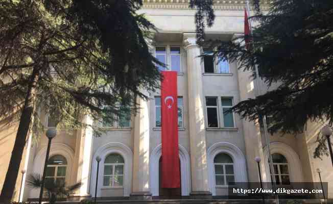 Türkiye'nin Tiflis Büyükelçiliği, Ermeni gösterisine marşlarla karşılık verdi