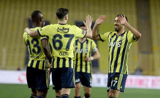 Fenerbahçe 3 puanı 3 golle aldı