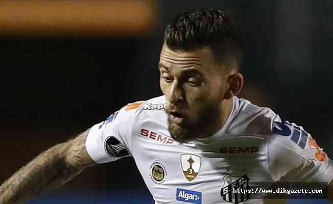 Başakşehir, Brezilyalı sol bek Lucas Lima'yı transfer etti