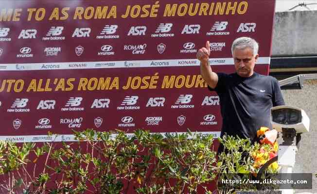 Roma Teknik Direktörü Mourinho, taraftarın sevgisinden ötürü kendisini Roma’ya borçlu hissediyor