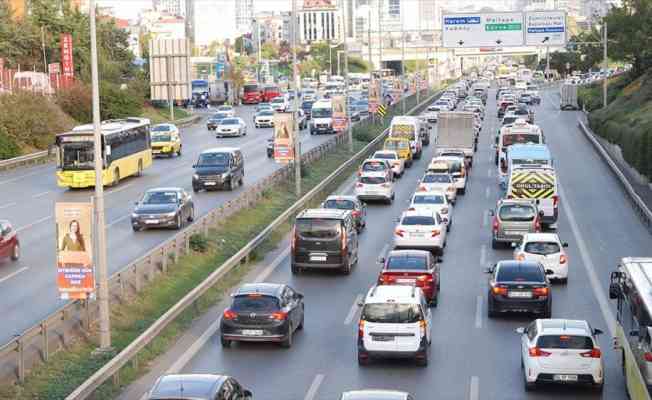 İstanbul'da trafik yoğunluğu yaşanıyor