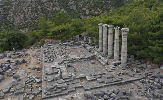 Priene Antik Kenti'nde yapılan ilk kiliseye ulaşıldı