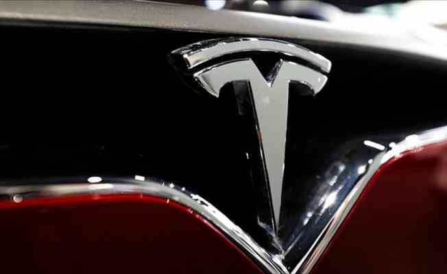 Tesla'nın piyasa değeri 1 trilyon doları aştı