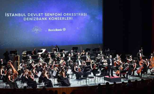 İstanbul Devlet Senfoni Orkestrası AKM'de 13 yıl aranın ardından konser verdi