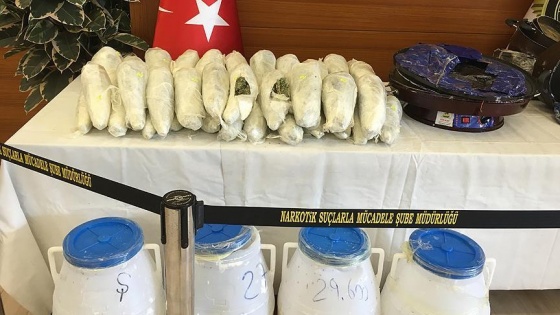 25 kilogram Hint keneviri ve 10 kilogram afyon sakızı ele geçirildi