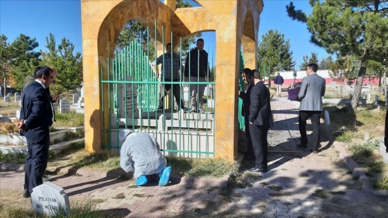 30 yıl önce ölen kişinin mezarı açılarak kemik örneği alındı