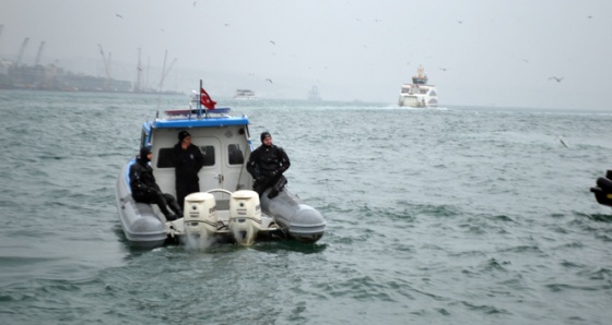 40 günlük bebeğini denize attı