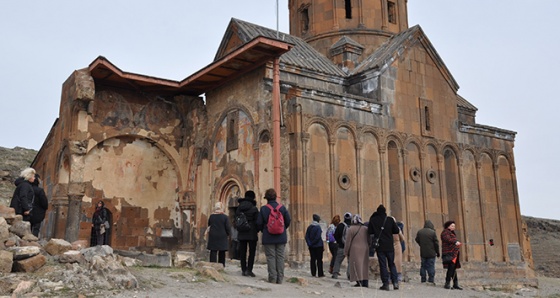 40 kapılı kent Ani’ye yoğun ilgi