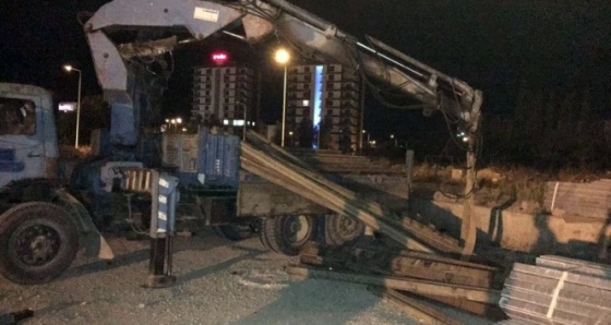 41 ton rayı vinçle çalmış