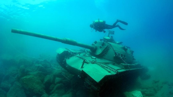 45 tonluk tank Akdeniz'in derinliklerinde