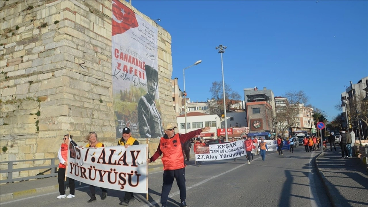 '57. Alay' için Tekirdağ'dan yola çıkan gönüllüler Gelibolu'ya geldi