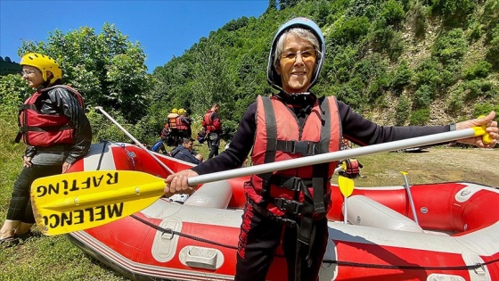 70 yaşındaki emekli öğretmen spor tutkusuyla örnek oluyor