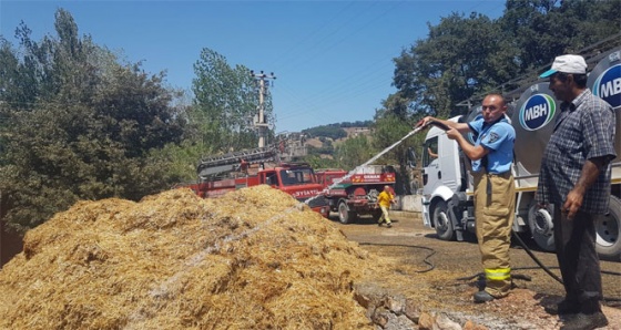 700 balya saman kül oldu