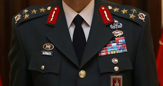 8 general kaçak