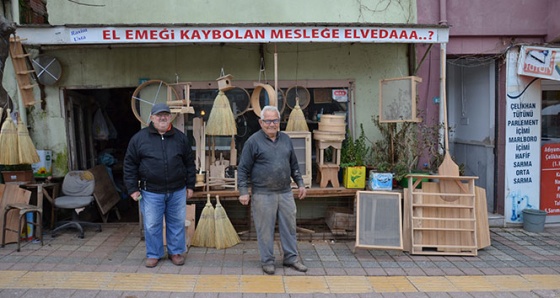 86'lık marangoz askerde öğrendiği mesleğini yarım asırdır sürdürüyor