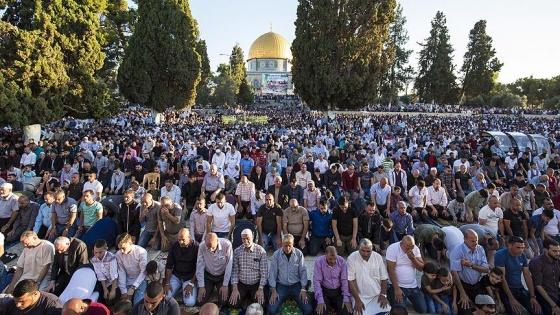 90 bin Müslüman bayram namazını Mescid-i Aksa'da kıldı