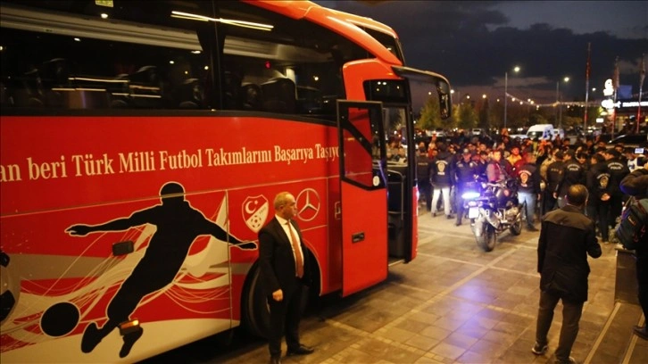 A Milli Futbol Takımı, Diyarbakır'a geldi