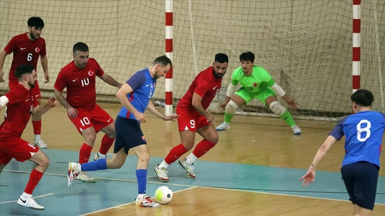 A Milli Futsal Takımı, Slovakya'ya yenildi