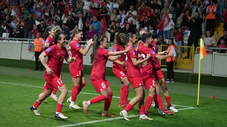 A Milli Kadın Futbol Takımı, yarın İsviçre'yi konuk edecek