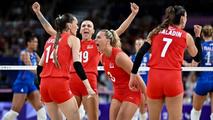 A Milli Kadın Voleybol Takımı, Paris 2024'te ilk galibiyetini aldı