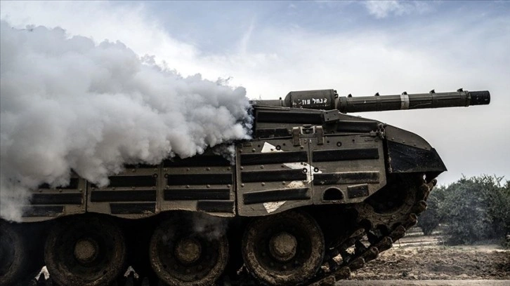 İsrail'in Gazze'ye düzenlediği saldırılar ve sınırdaki tank hareketliliği görüntülendi