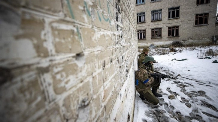AA ekibi Ukrayna'da yoğun çatışmaların yaşandığı Ugledar şehrini görüntüledi