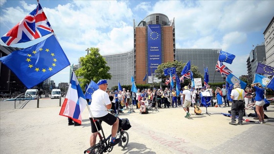 AB anlaşmasız Brexit'e hazırlanıyor