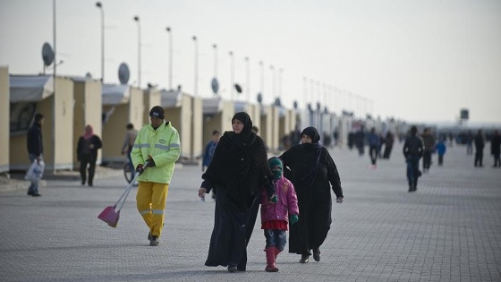 AB'den Türkiye'ye sığınmacı övgüsü