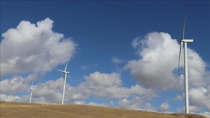 AB Komisyonu üyelerin yenilenebilir enerji projelerini hızlandırmasını istiyor