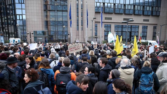 AB'nin ve Yunanistan'ın göç politikaları Brüksel'de protesto edildi