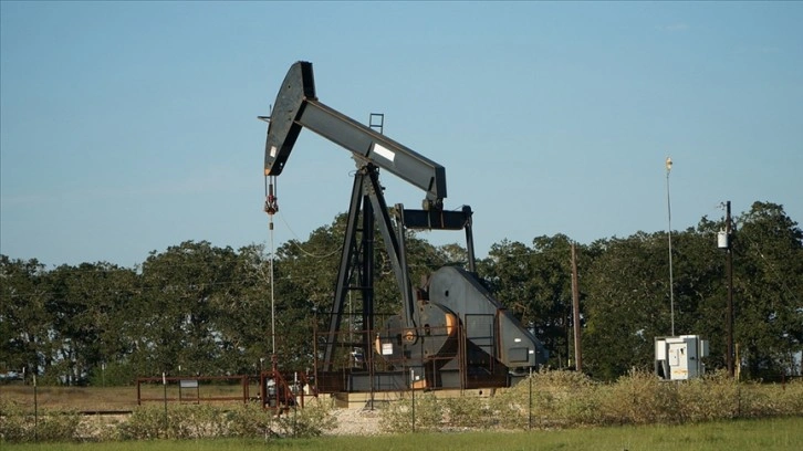 ABD, bu yıl için petrol fiyatı tahminini yukarı yönlü revize etti